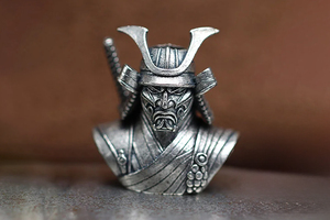 Бусина Самурай (белая)